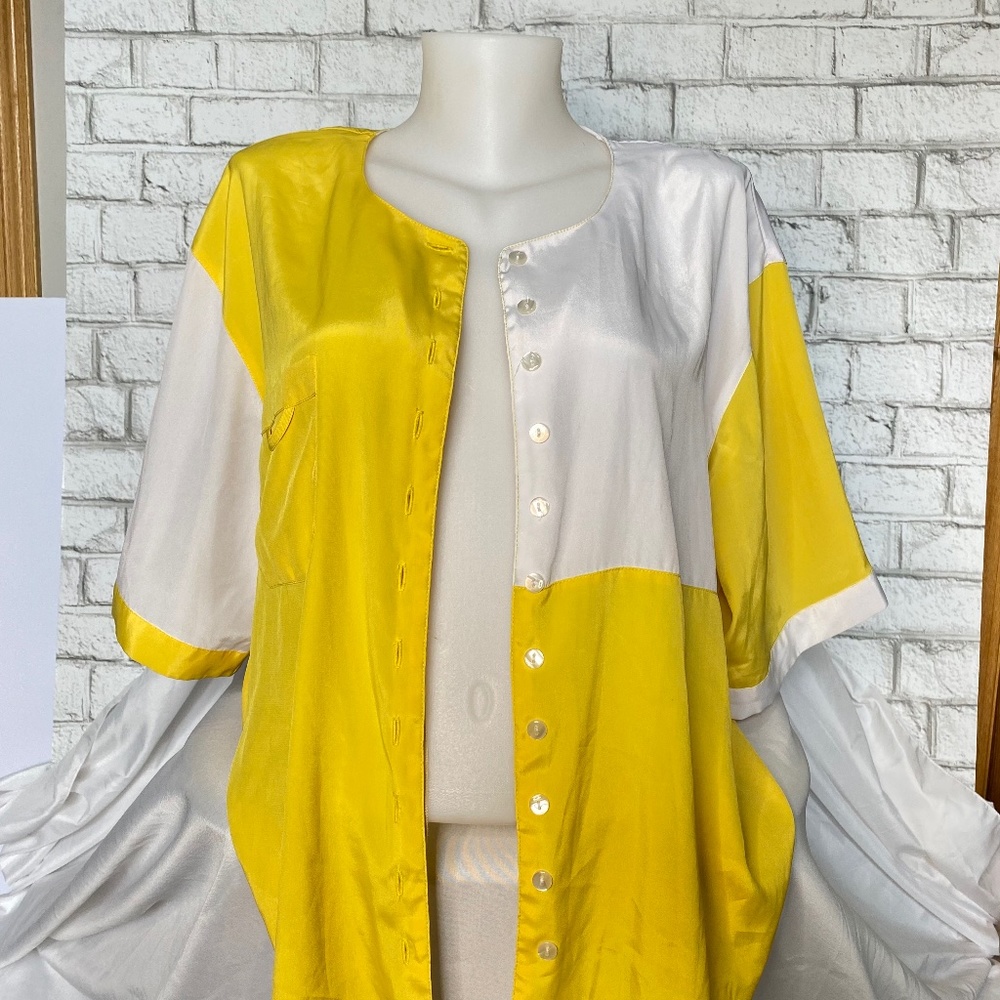 Lady Manhattan Yellow Short Sleeve Button-down shirt Size 16
